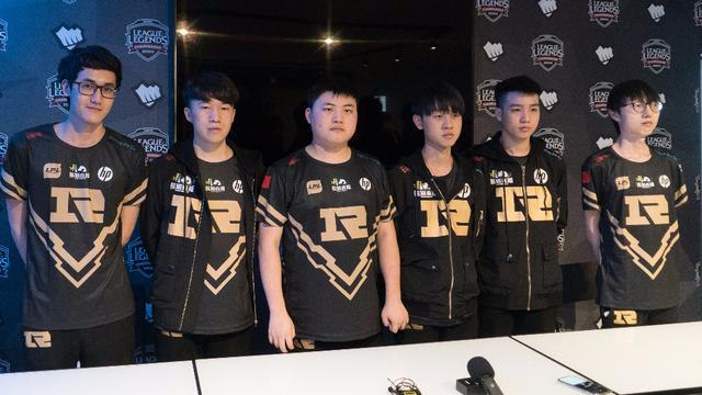 上呈现出精 上呈现出精